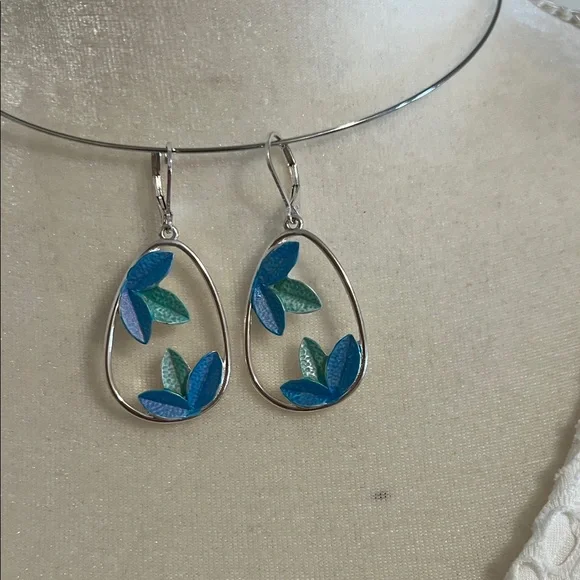 Fashion Jewelry Blue Flowered Earrings - Picture 1 of 1